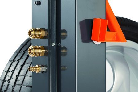 EasyLift Radhebehilfe: Druckluftanschluss mit zwei Verteilern