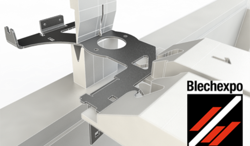 Blechteil auf einer Biegemaschine mit Blechexpo-Logo